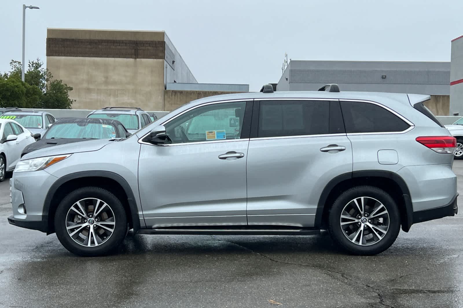 Thumbnail: 2018 Toyota Highlander - 9