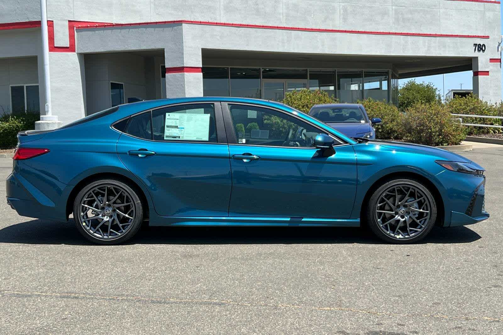 2025 Toyota Camry XSE 8
