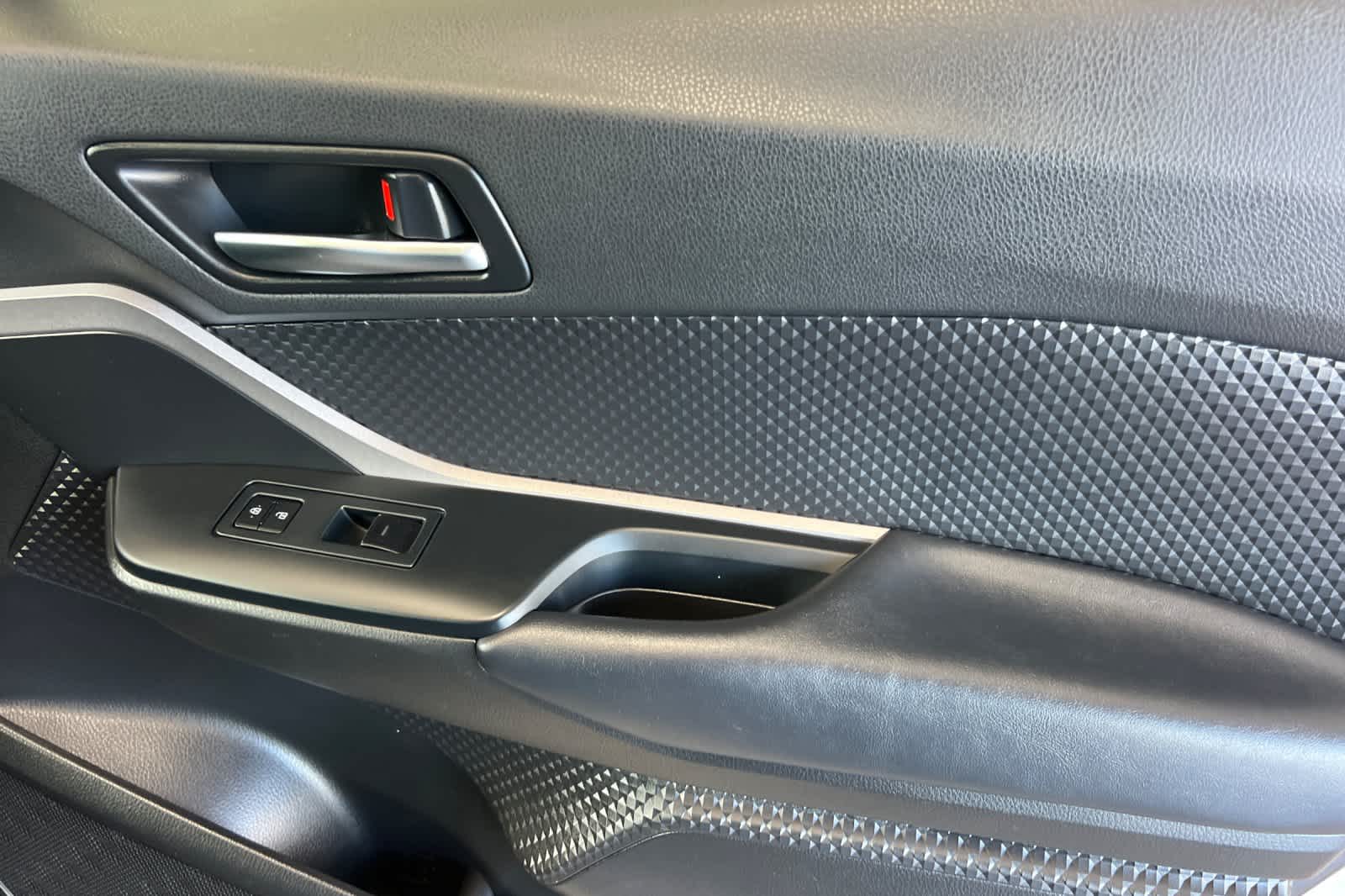 Thumbnail: 2021 Toyota C-HR - 18