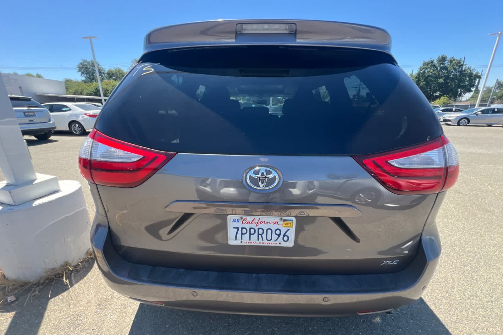 Thumbnail: 2015 Toyota Sienna - 5