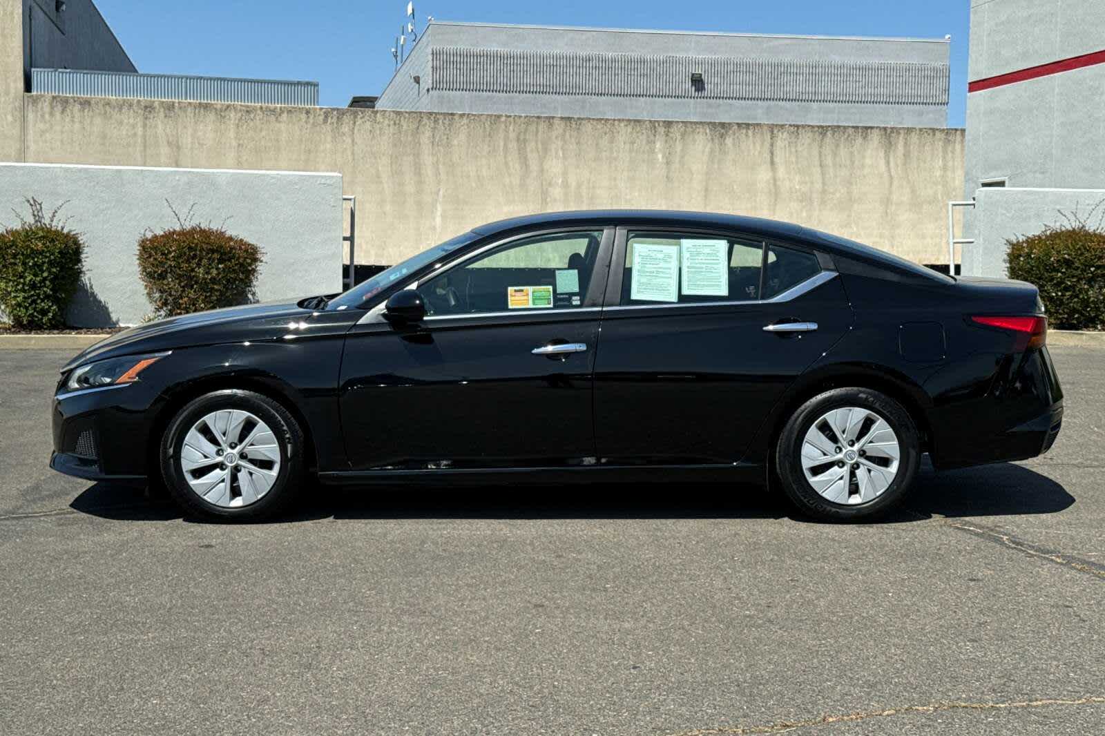 Thumbnail: 2023 Nissan Altima - 9