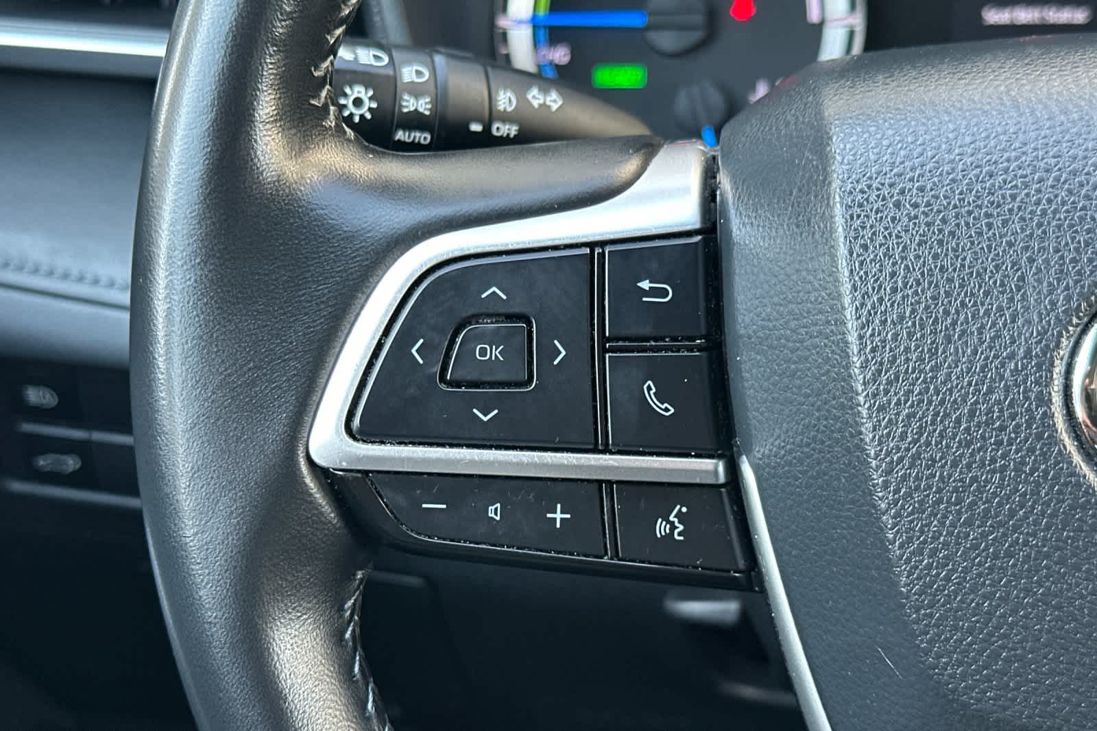 Thumbnail: 2022 Toyota Highlander - 27