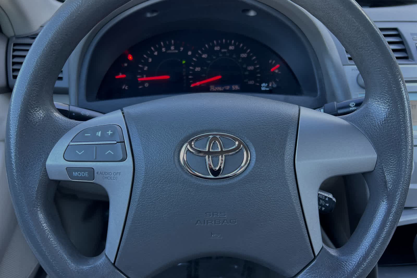 2007 Toyota Camry LE 22