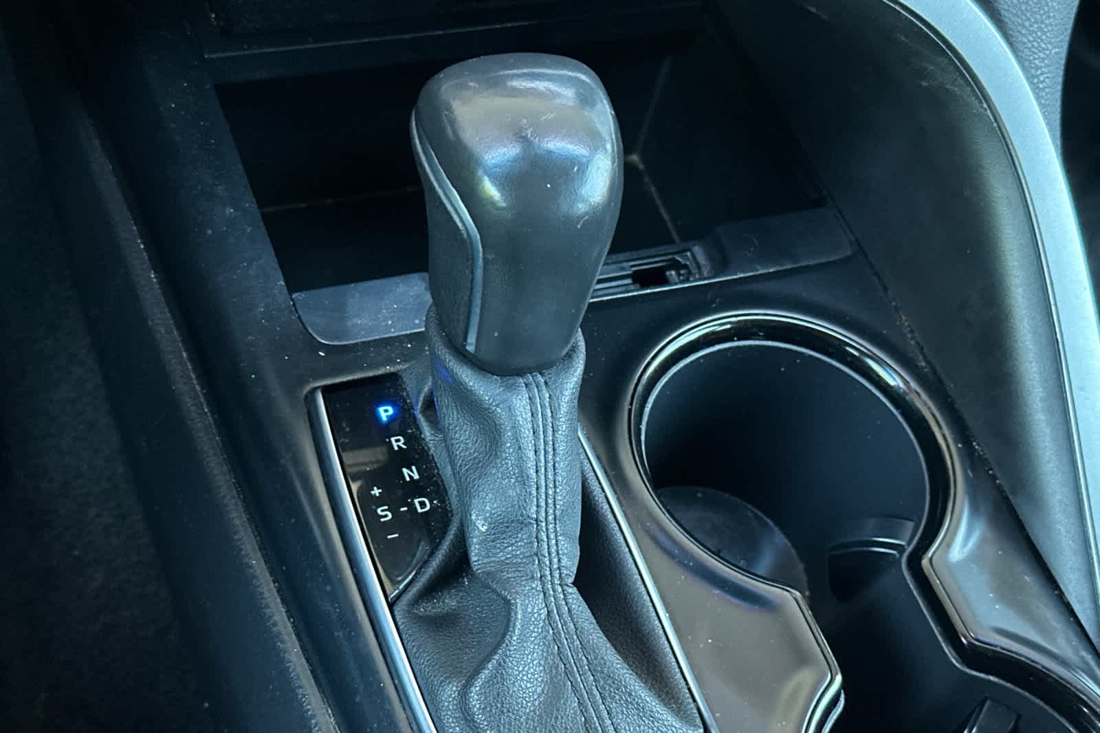 Thumbnail: 2020 Toyota Camry - 22