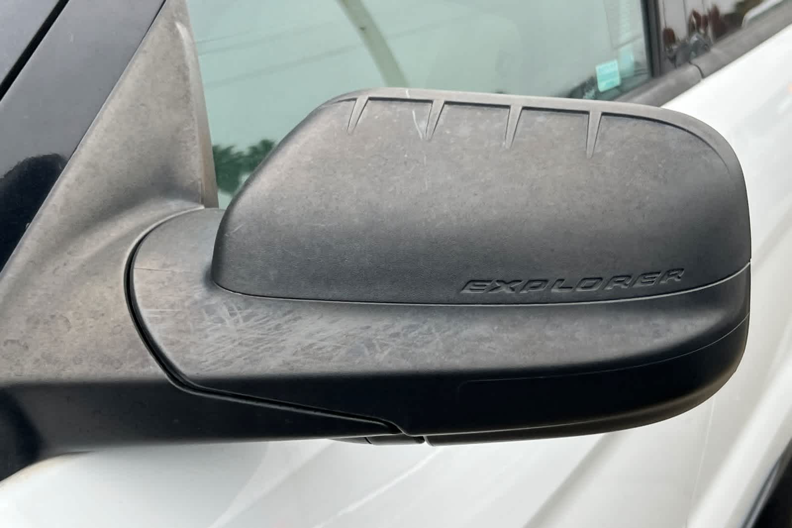 Thumbnail: 2015 Ford Explorer - 21