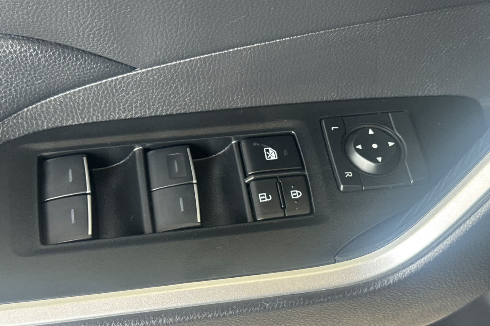 Thumbnail: 2023 Toyota RAV4 - 13