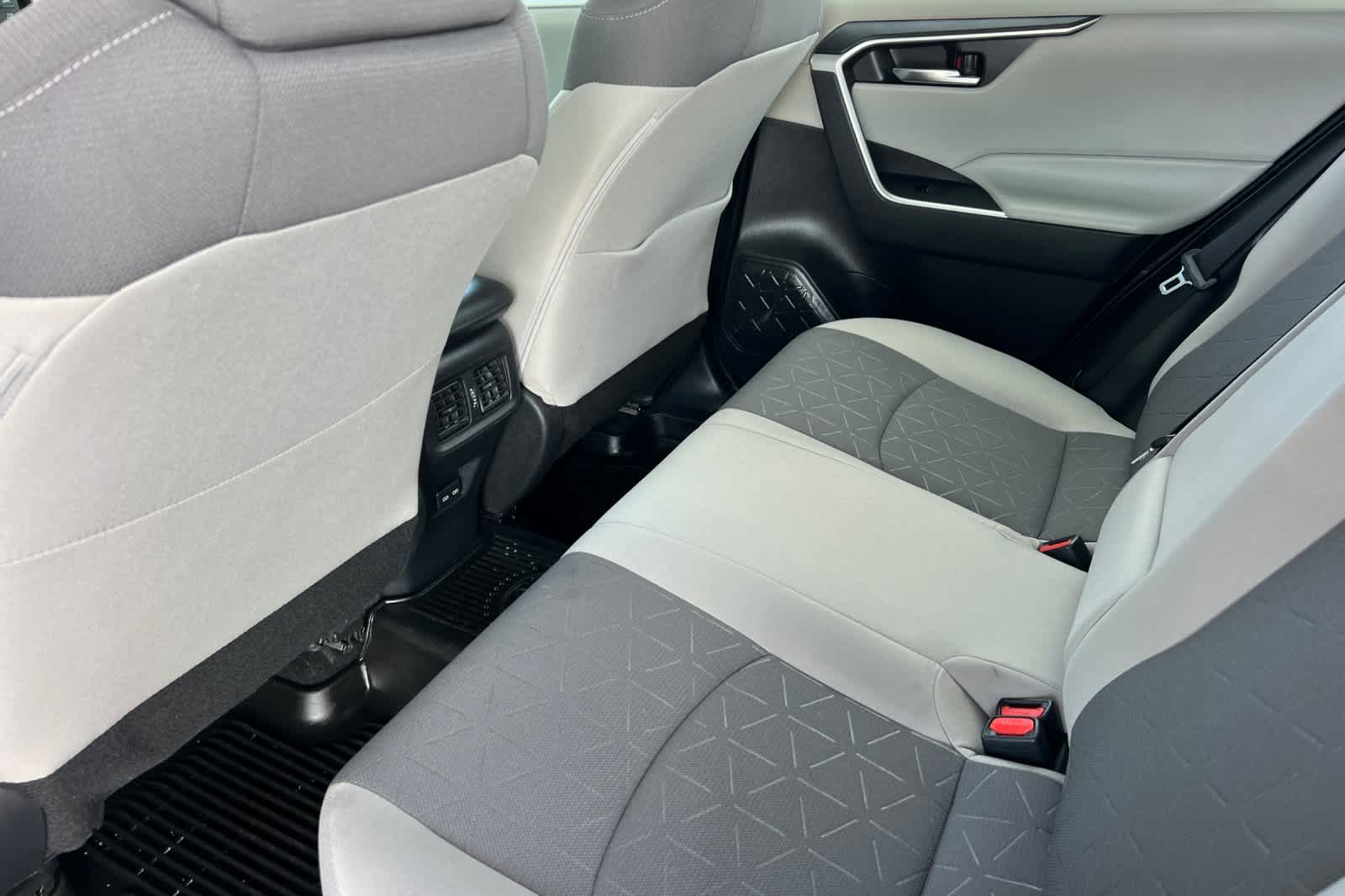Thumbnail: 2022 Toyota RAV4 - 4