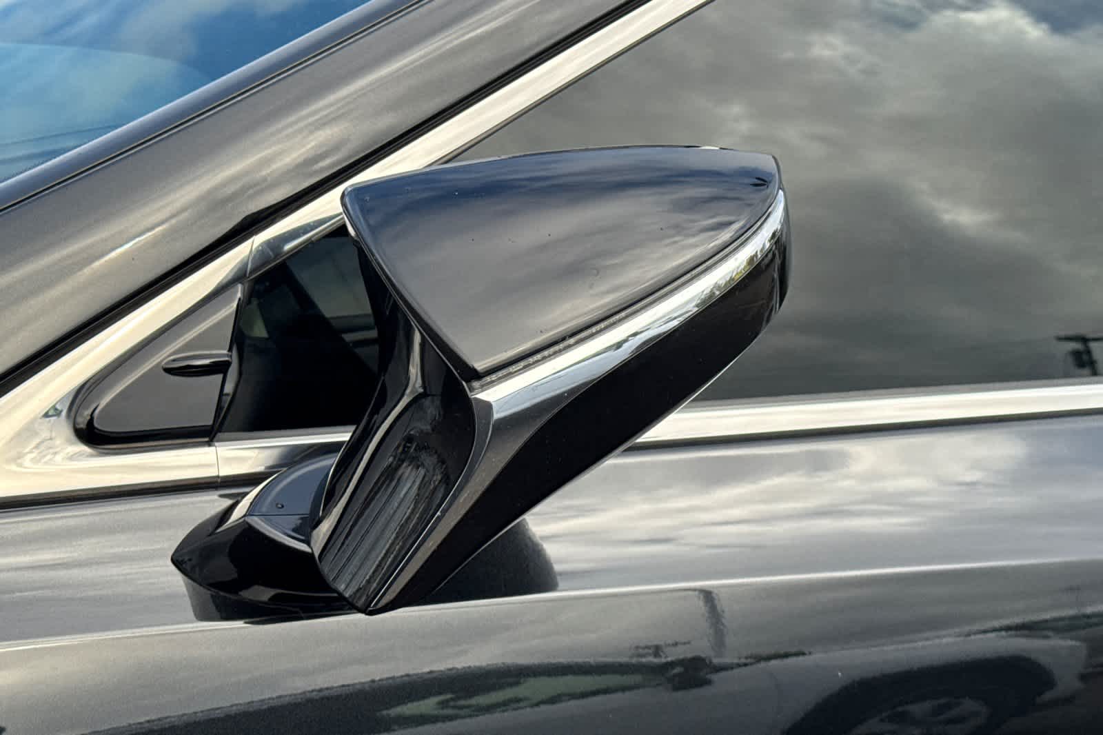 Thumbnail: 2021 Lexus ES - 21