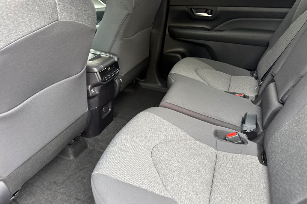 New 2026 Toyota Grand Highlander Hybrid LE SUV