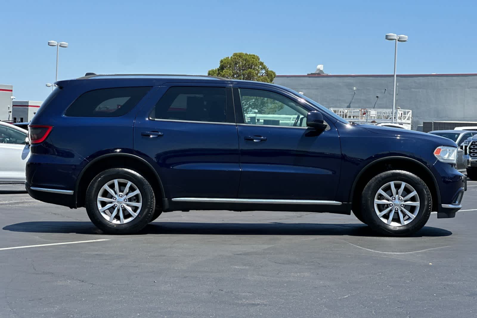 Thumbnail: 2017 Dodge Durango - 6
