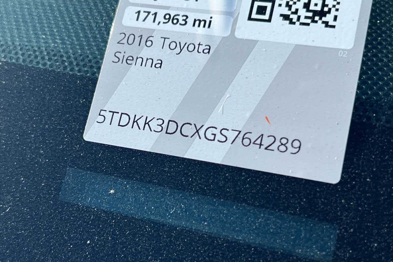 Thumbnail: 2016 Toyota Sienna - 23