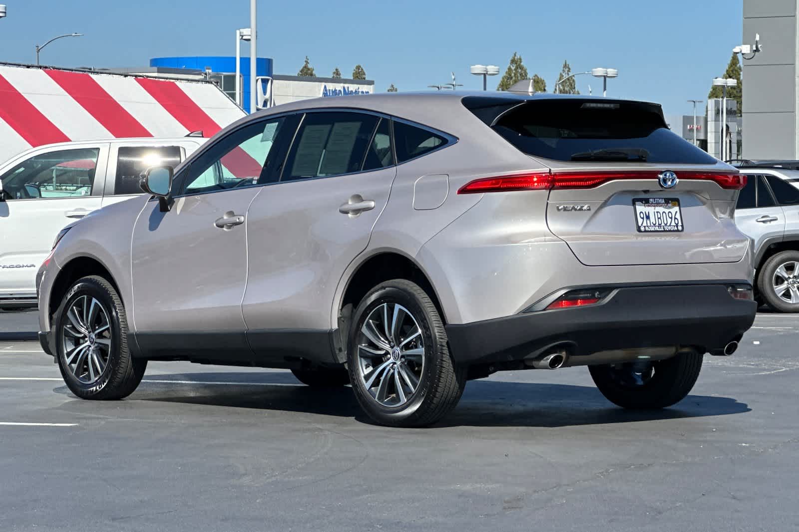 2024 Toyota Venza LE 7