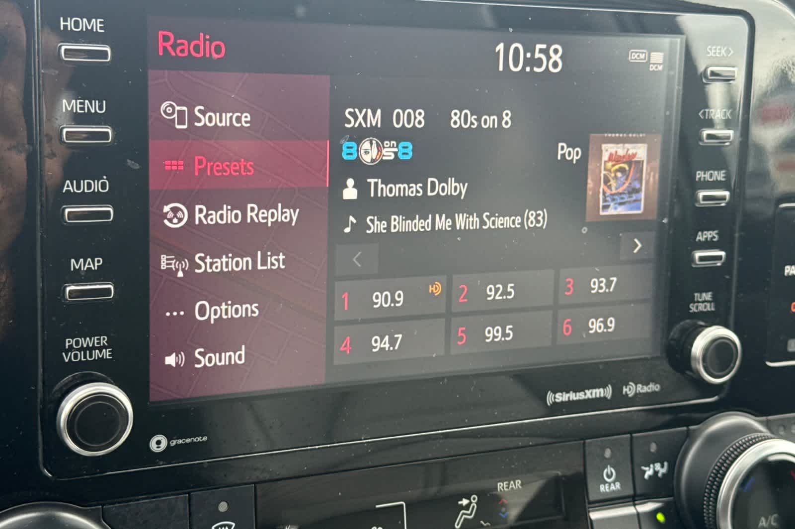 Thumbnail: 2022 Toyota Highlander - 21