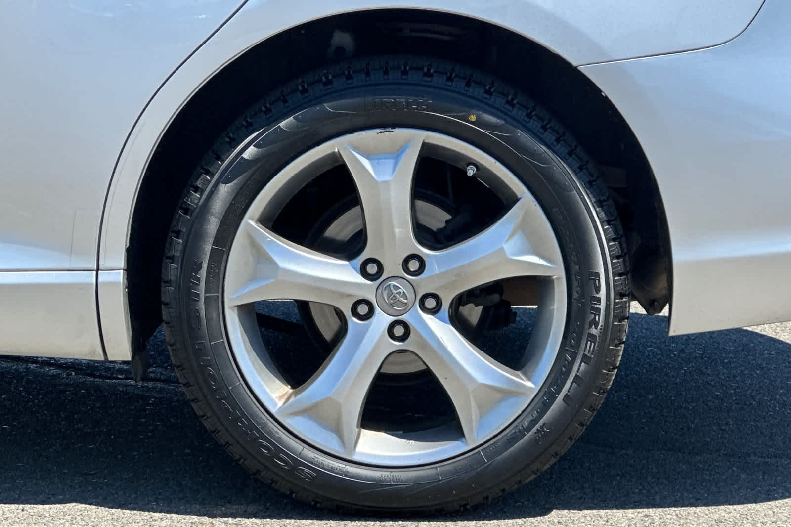 Thumbnail: 2013 Toyota Venza - 31