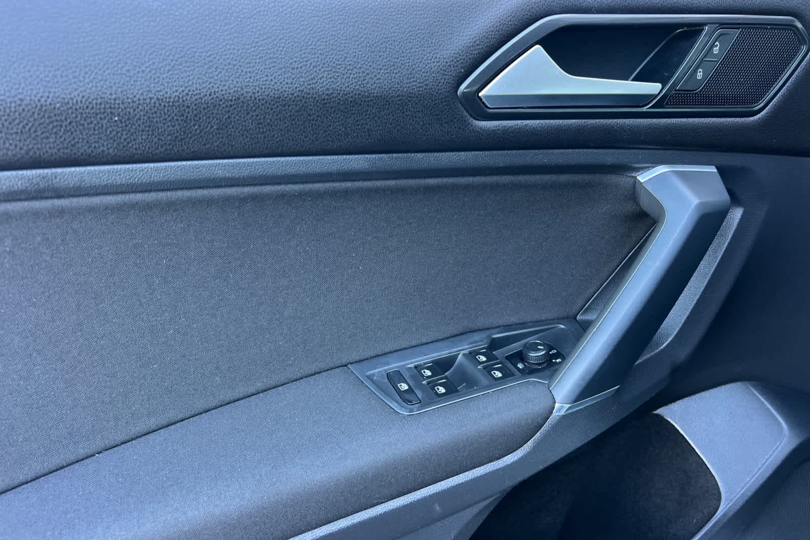 Thumbnail: 2018 Volkswagen Tiguan - 12