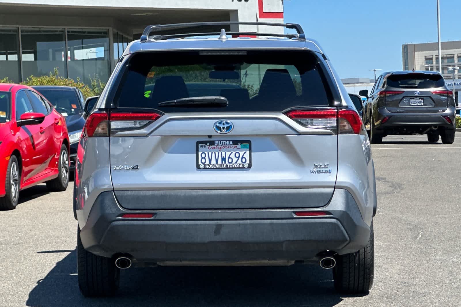 Thumbnail: 2021 Toyota RAV4 - 8