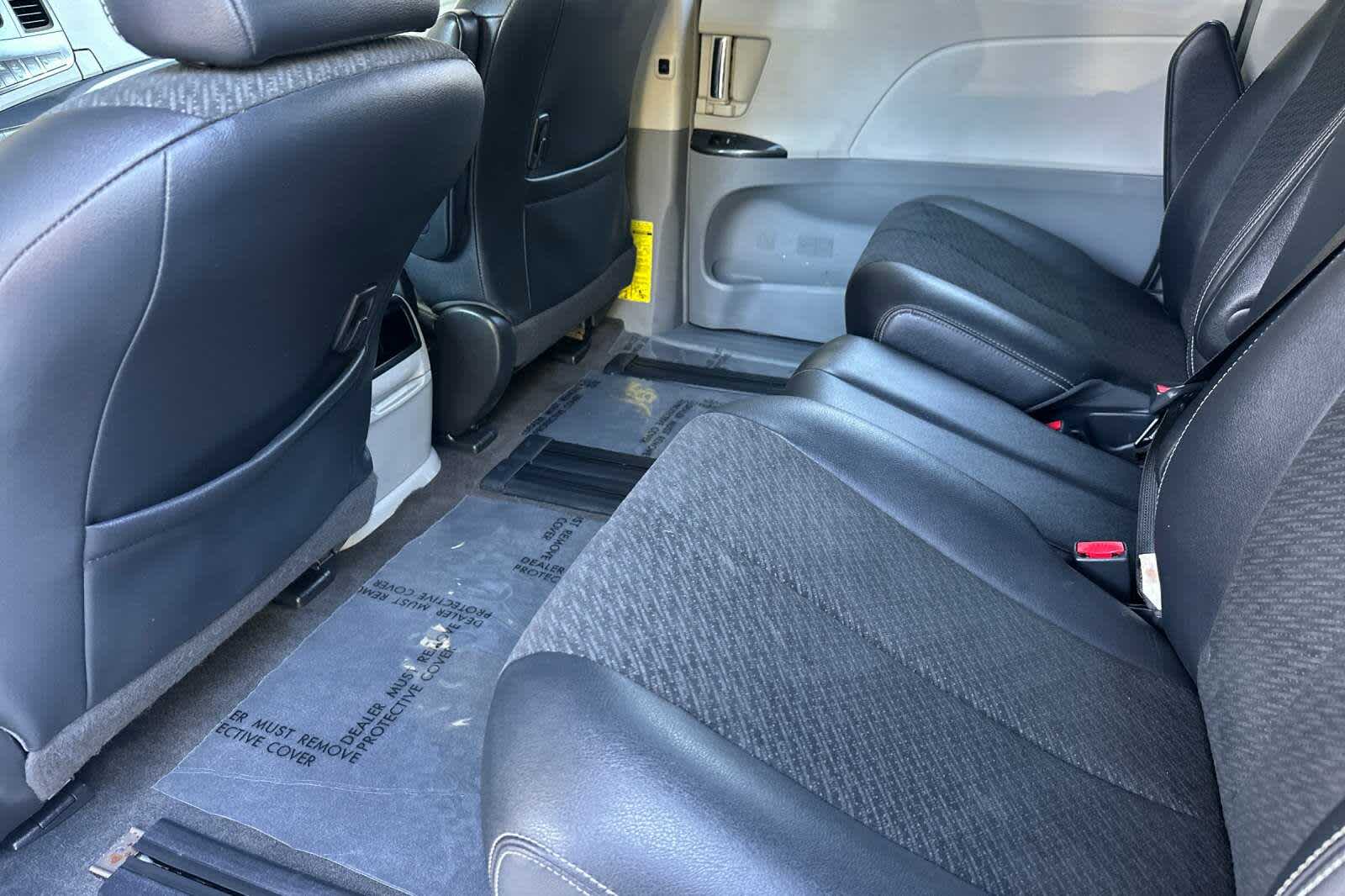 Thumbnail: 2014 Toyota Sienna - 4