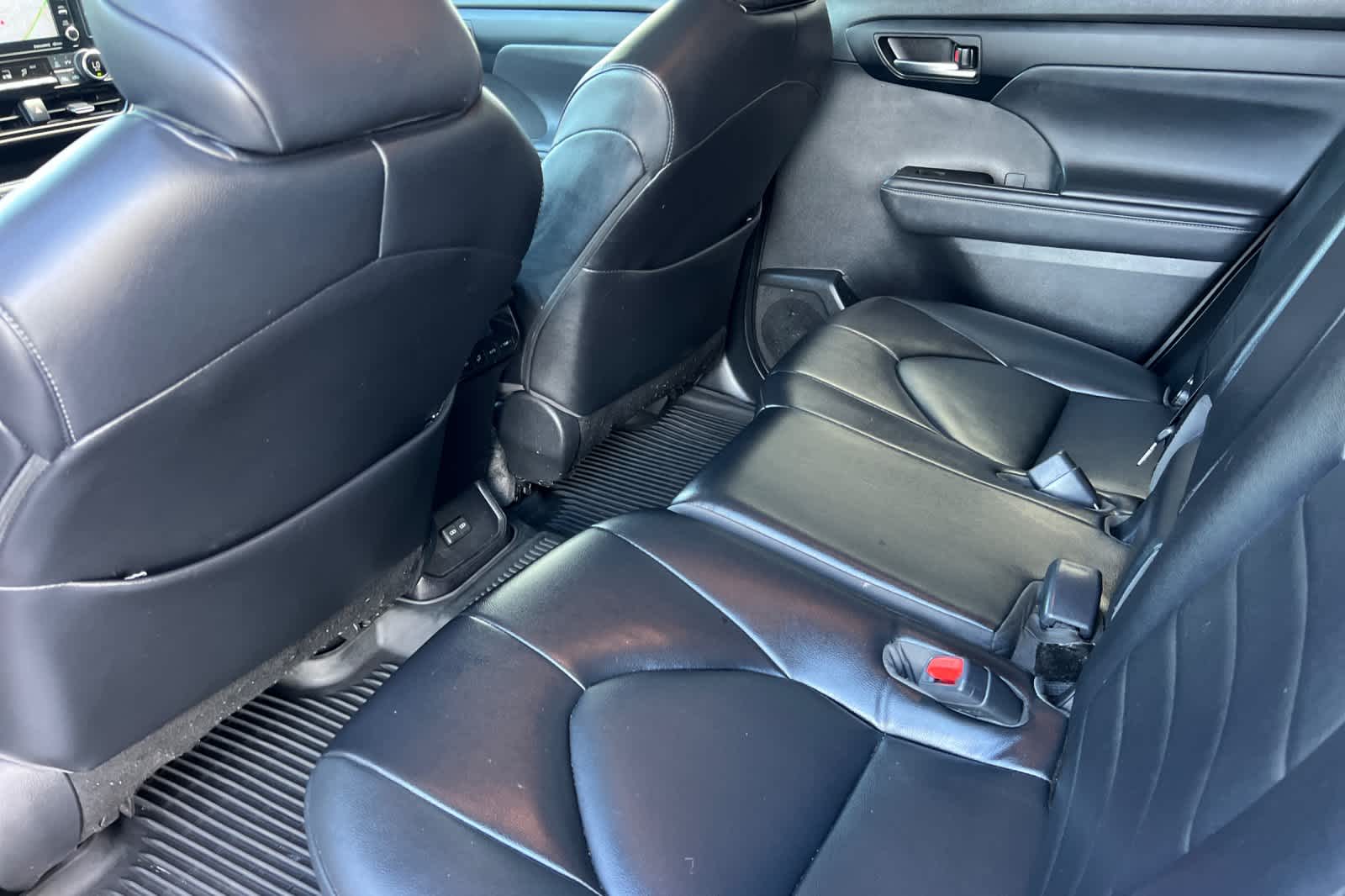 Thumbnail: 2022 Toyota Highlander - 4