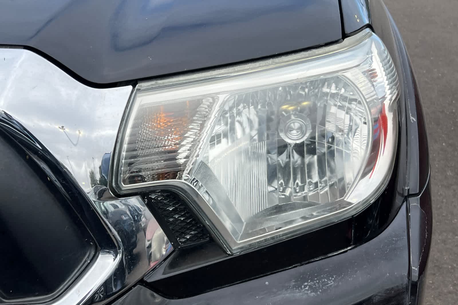 Thumbnail: 2012 Toyota Tacoma - 11