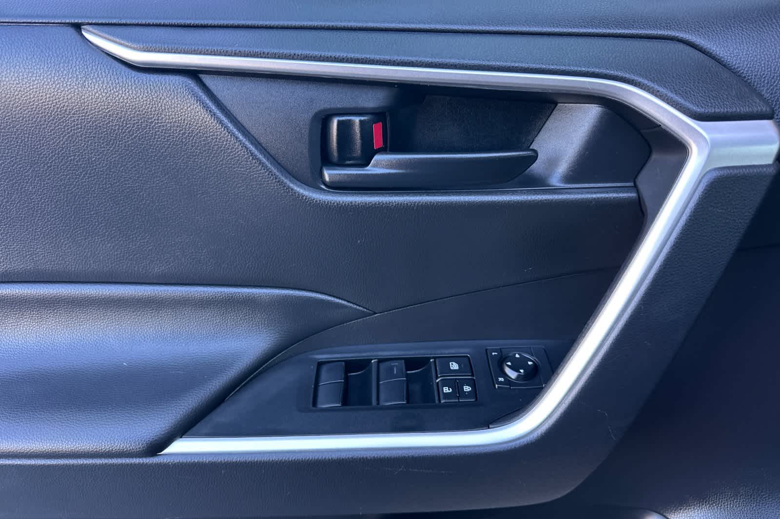 Thumbnail: 2024 Toyota RAV4 - 12