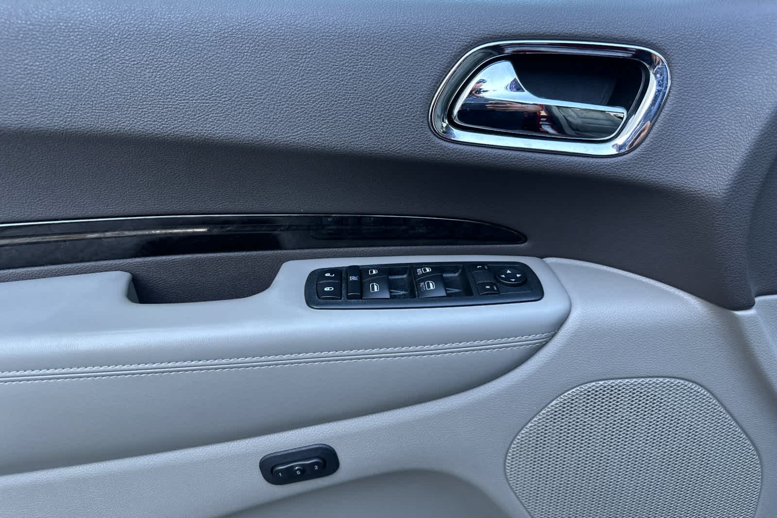 Thumbnail: 2011 Dodge Durango - 12