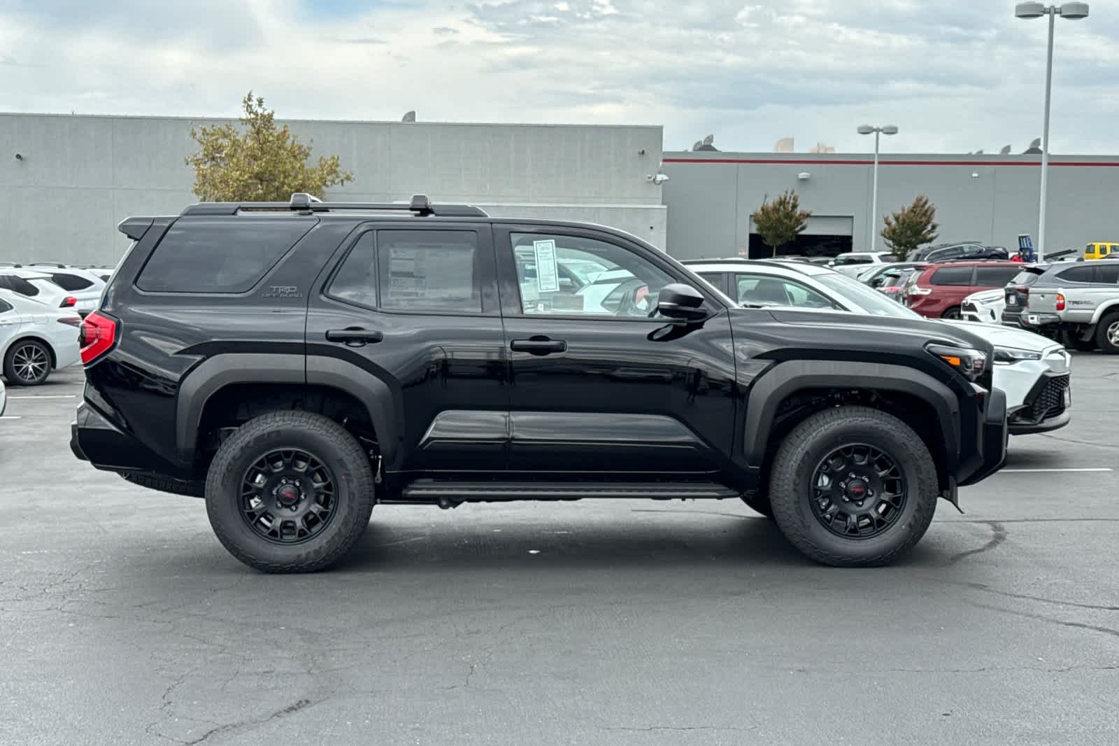 Thumbnail: 2025 Toyota 4Runner - 8