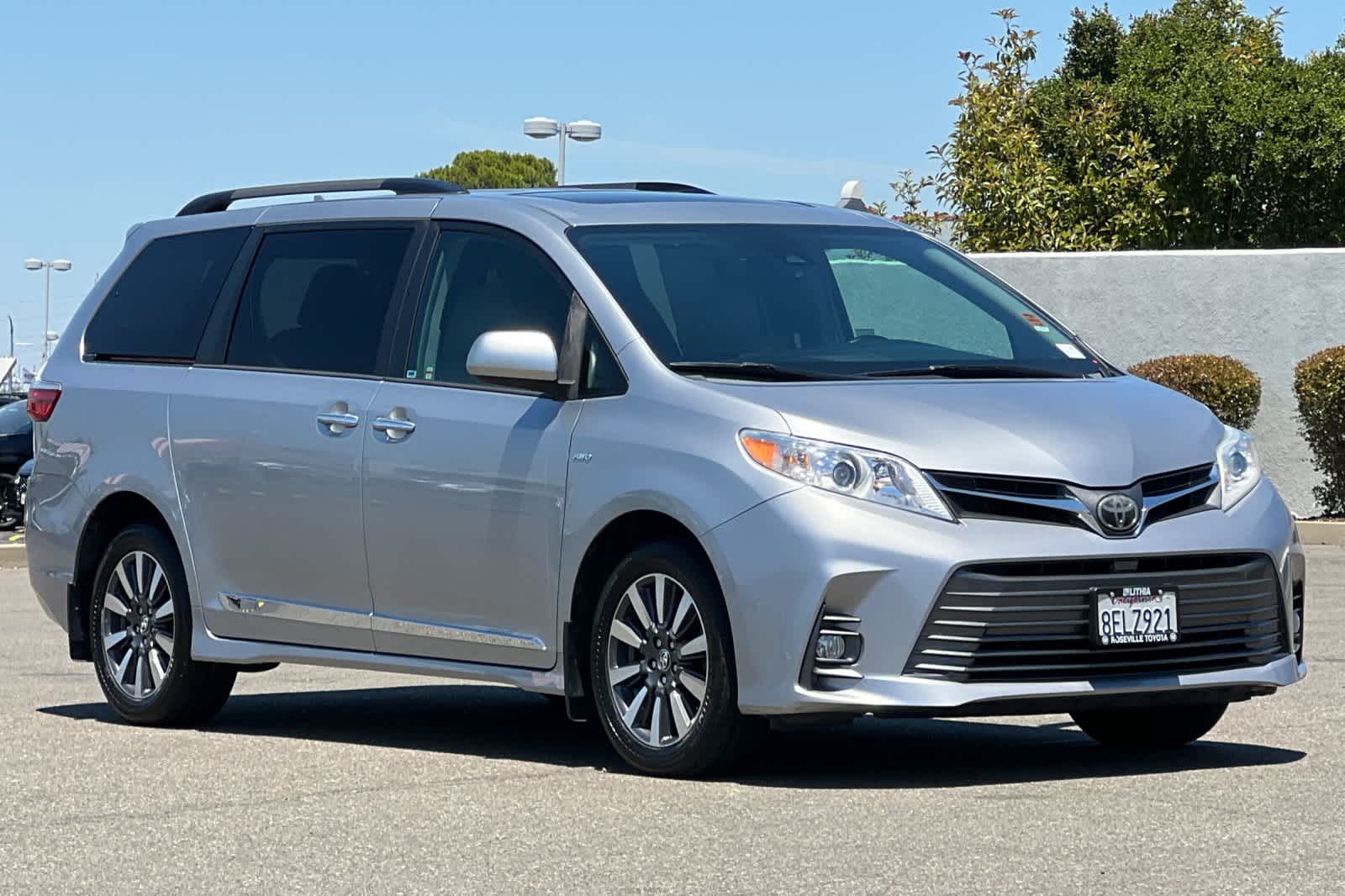 Thumbnail: 2018 Toyota Sienna - 5