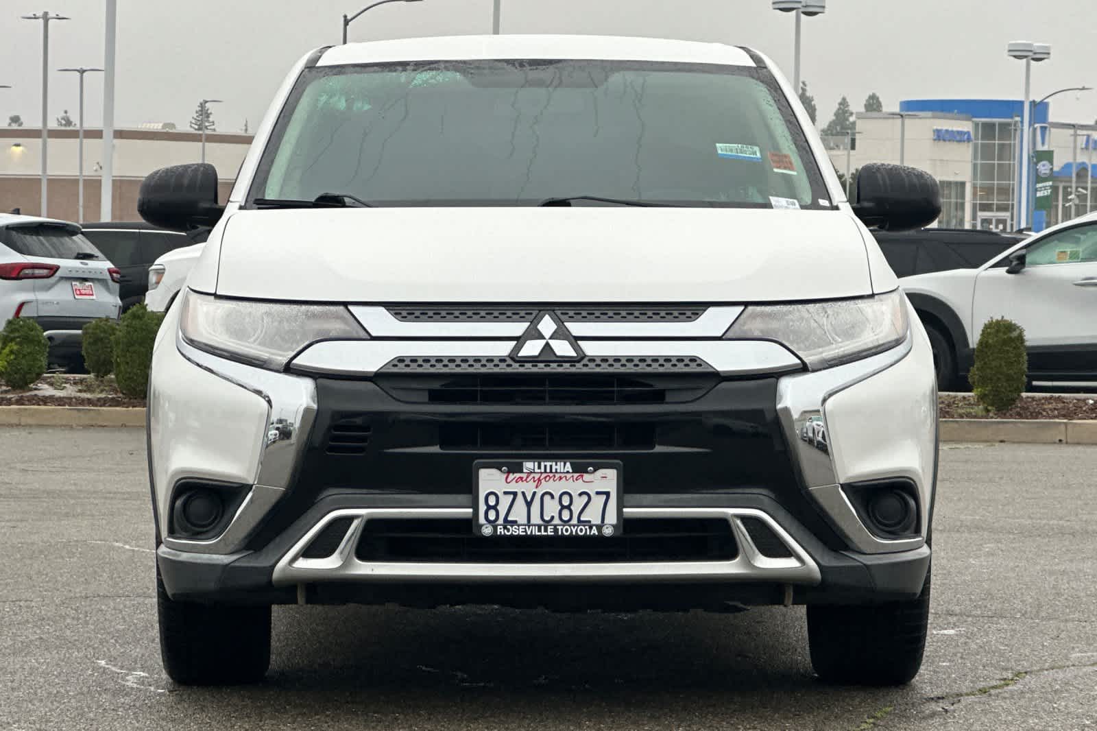 Thumbnail: 2019 Mitsubishi Outlander - 10