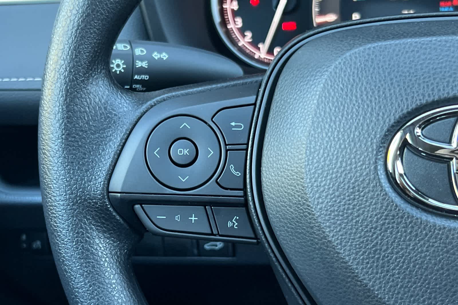 Thumbnail: 2025 Toyota RAV4 - 25