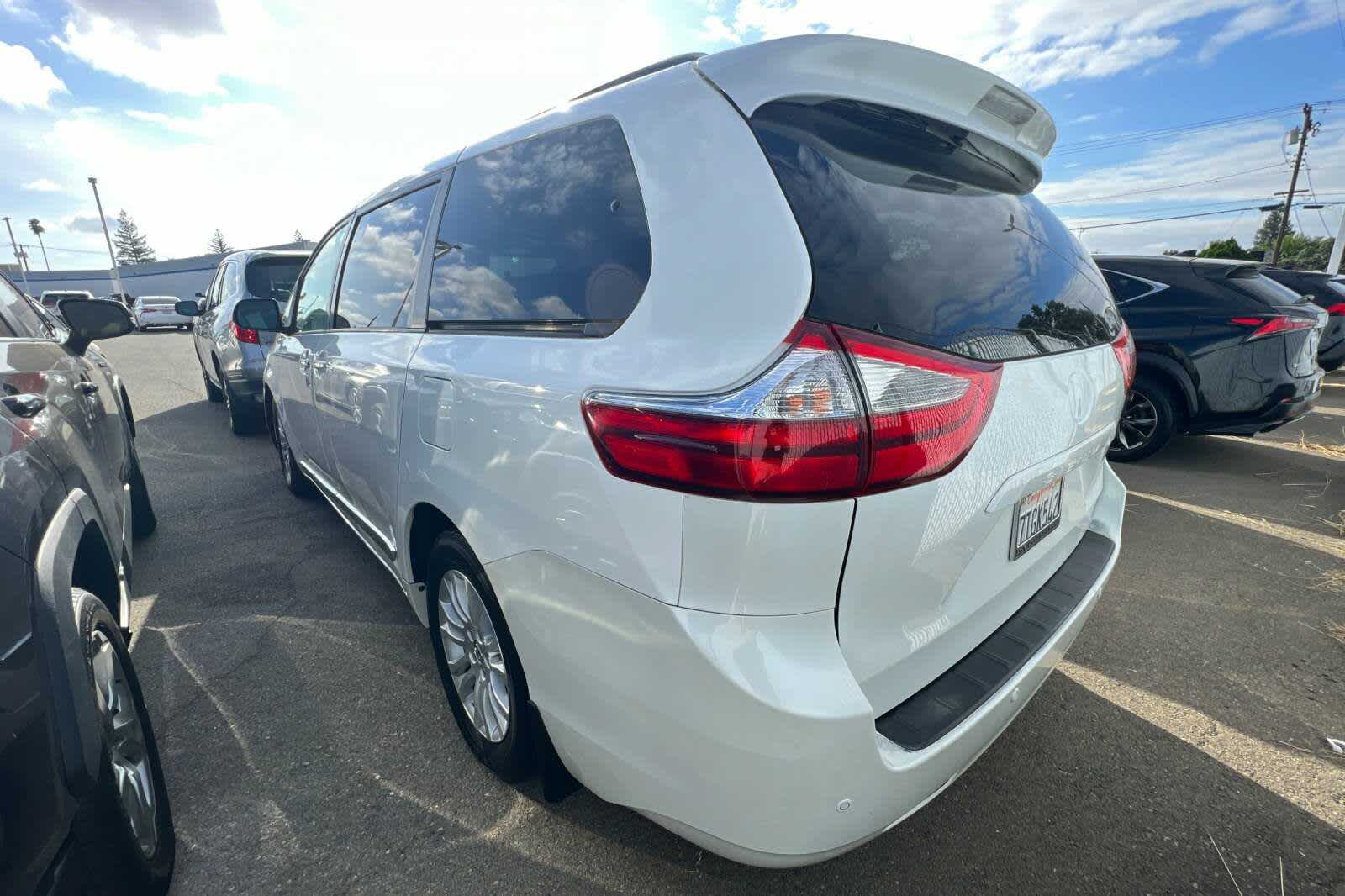 2016 Toyota Sienna XLE 5