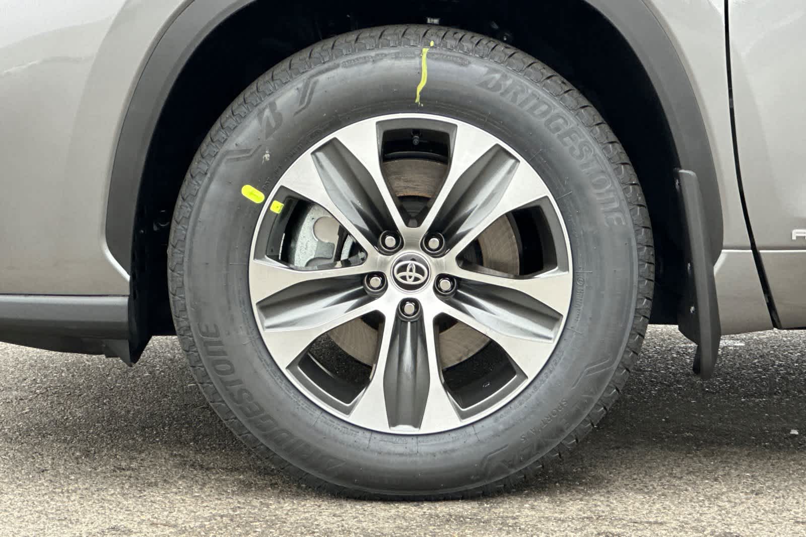 Thumbnail: 2026 Toyota Highlander - 33