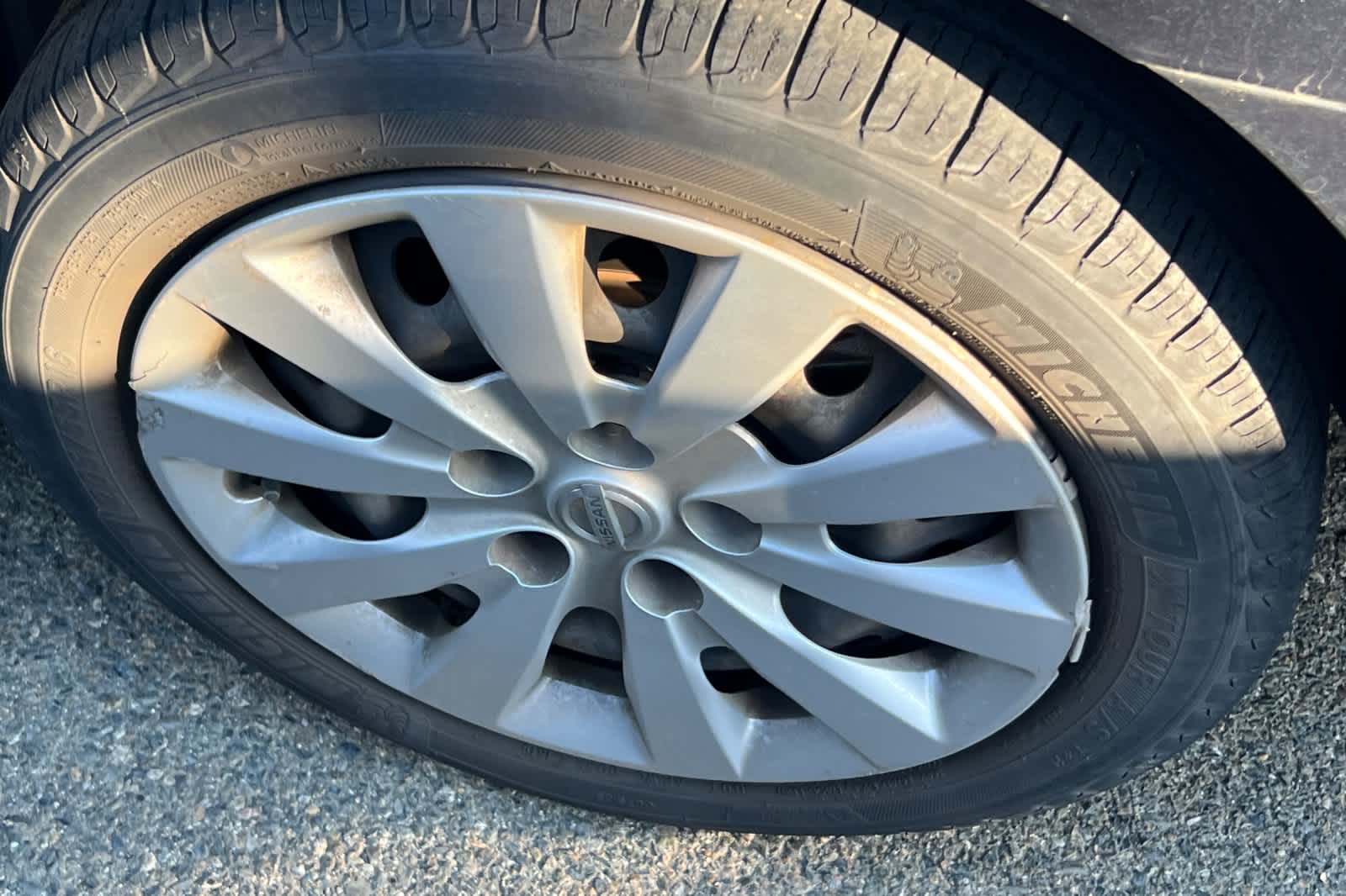 Thumbnail: 2015 Nissan Sentra - 15