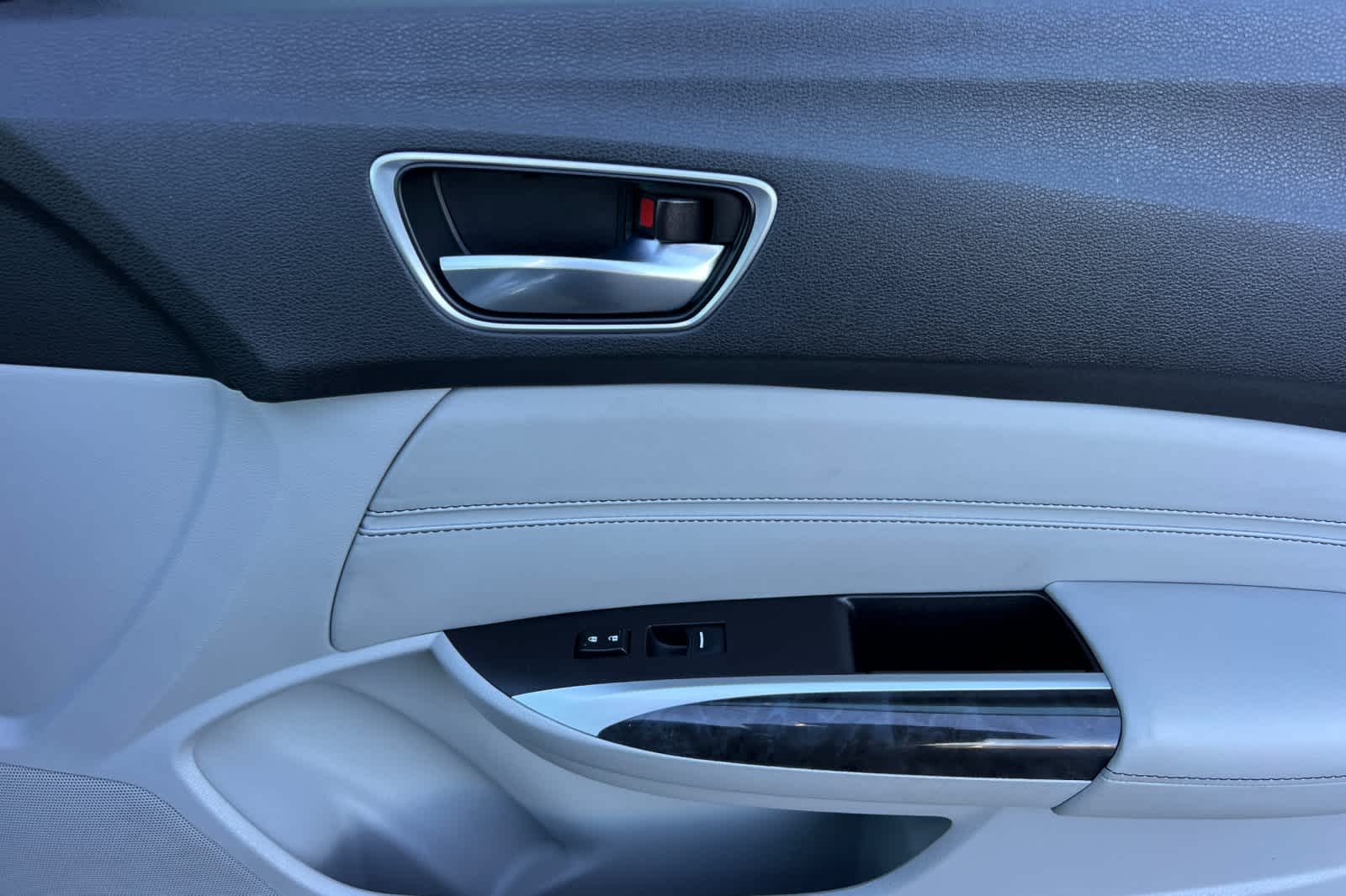 Thumbnail: 2018 Acura TLX - 18