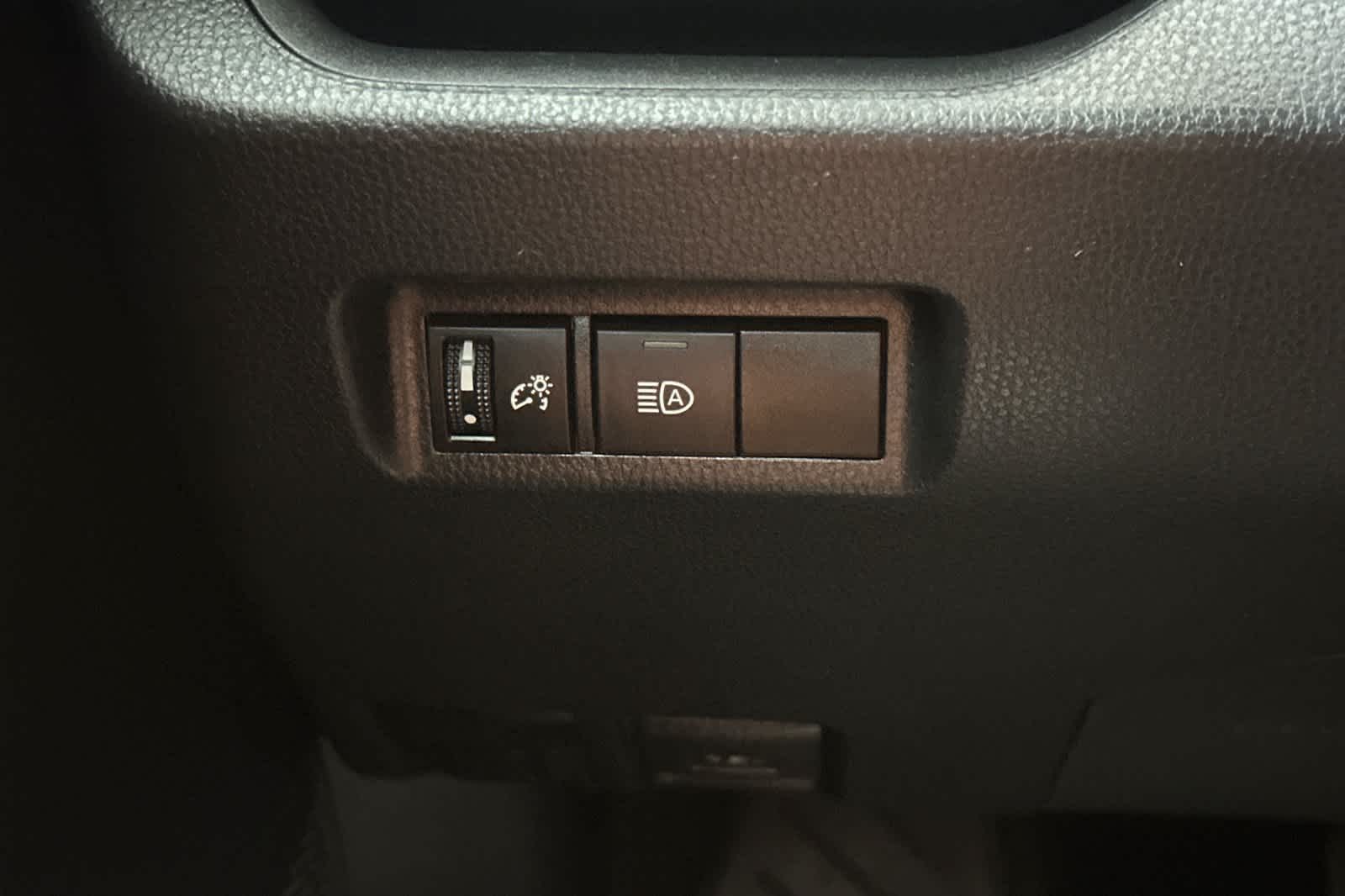 Thumbnail: 2022 Toyota RAV4 - 30