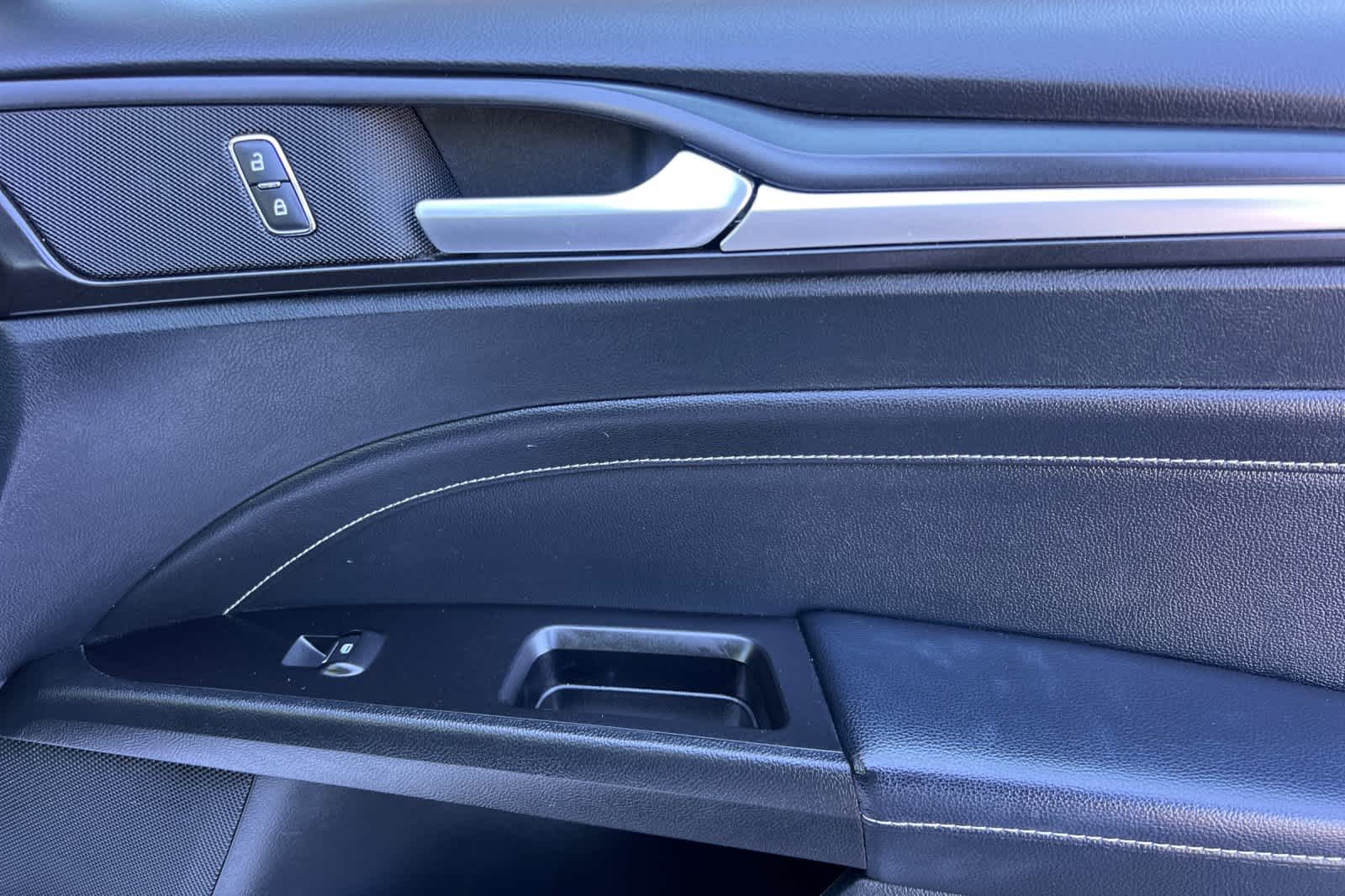 Thumbnail: 2019 Ford Fusion - 18