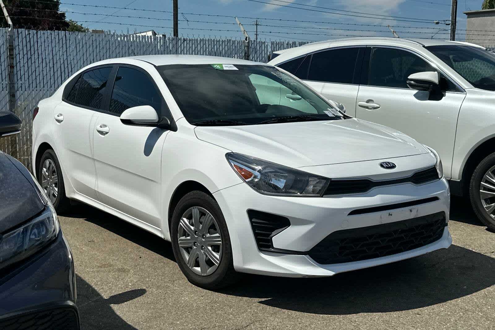 Thumbnail: 2021 Kia Rio - 3