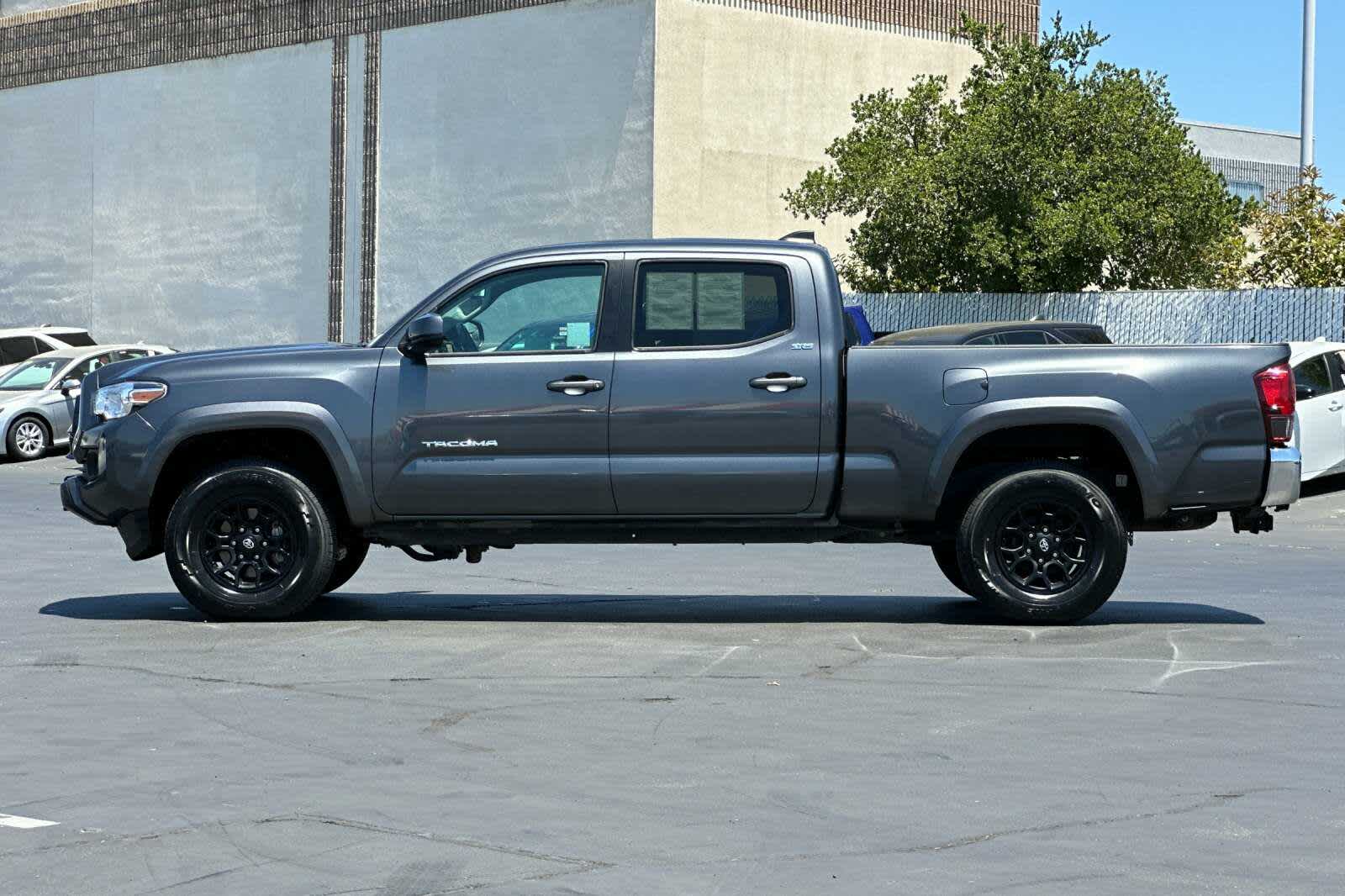 Thumbnail: 2021 Toyota Tacoma - 9