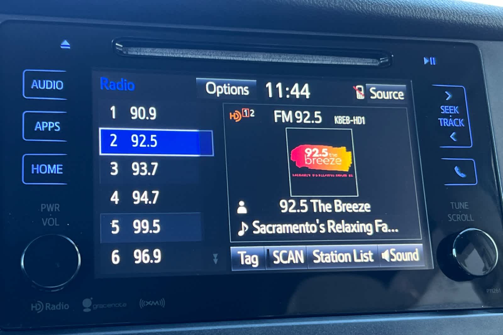 Thumbnail: 2017 Toyota Sienna - 21