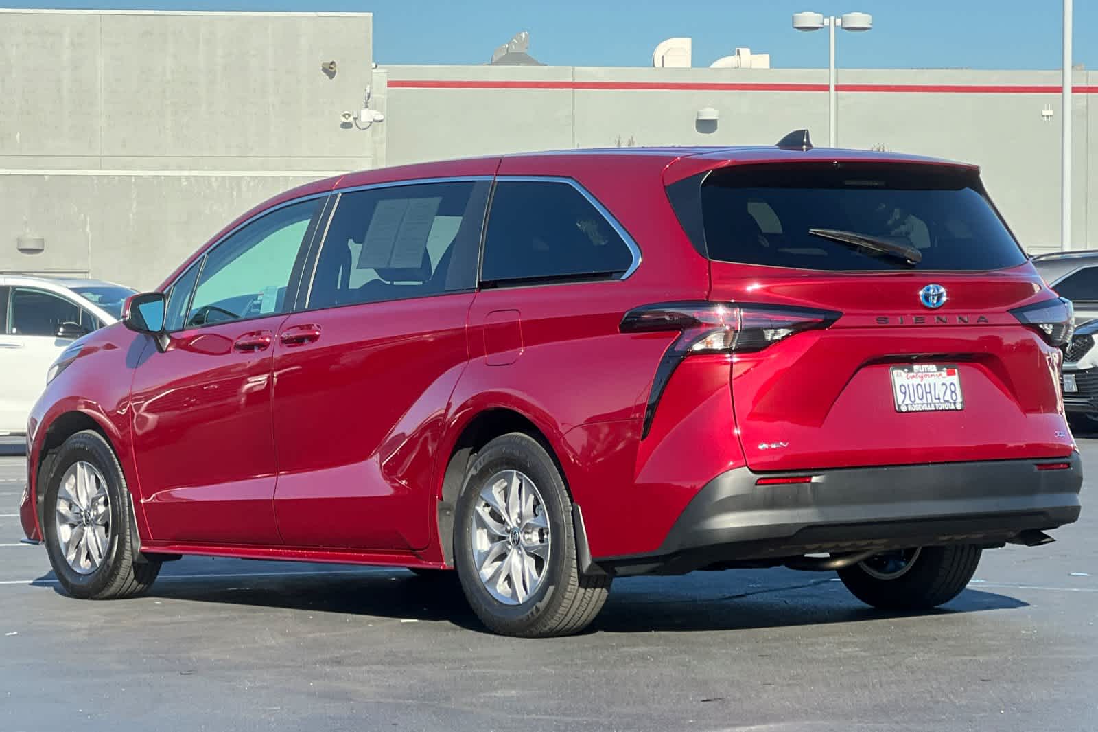 Thumbnail: 2025 Toyota Sienna - 7