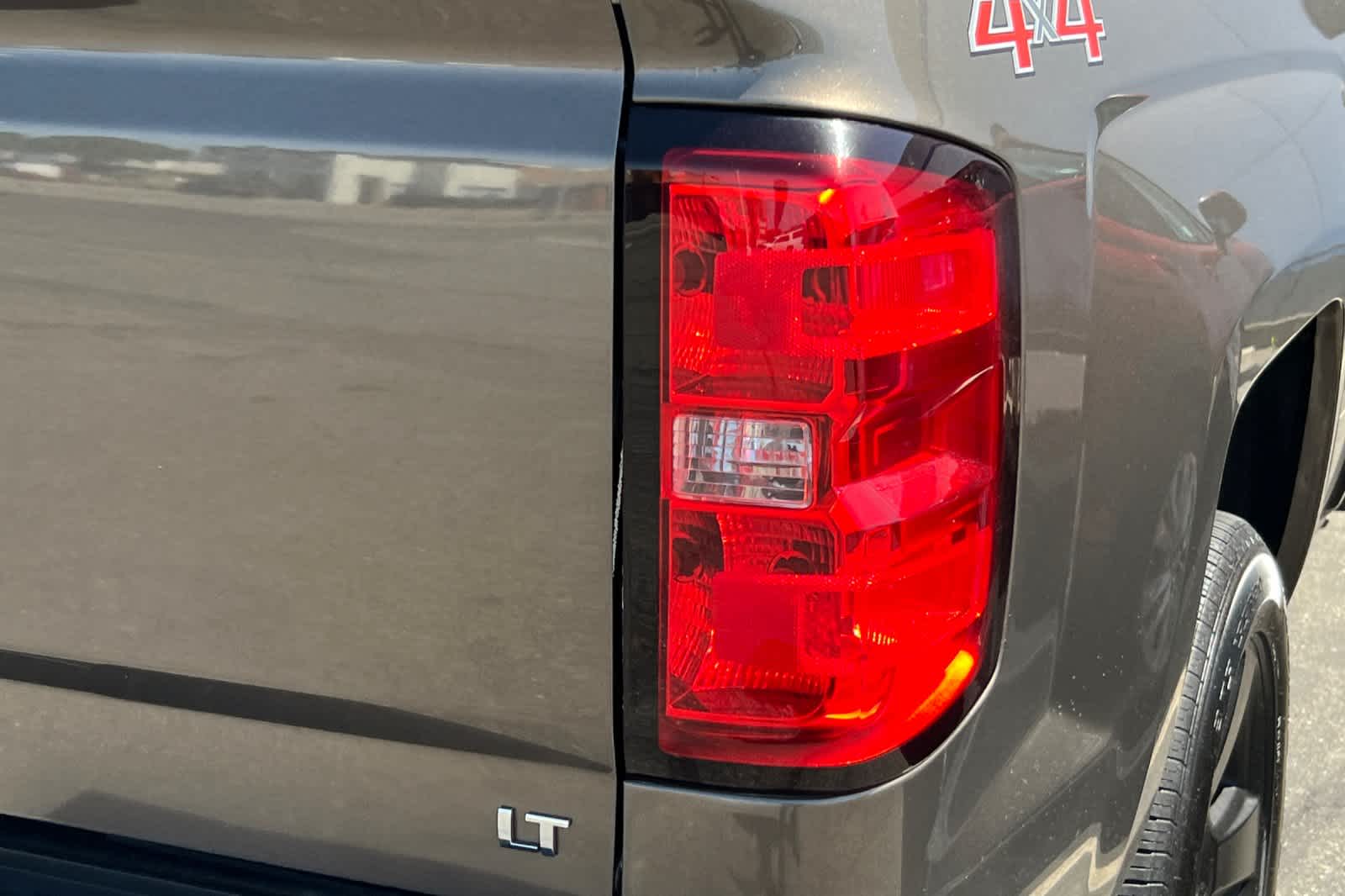 Thumbnail: 2015 Chevrolet Silverado 1500 - 18