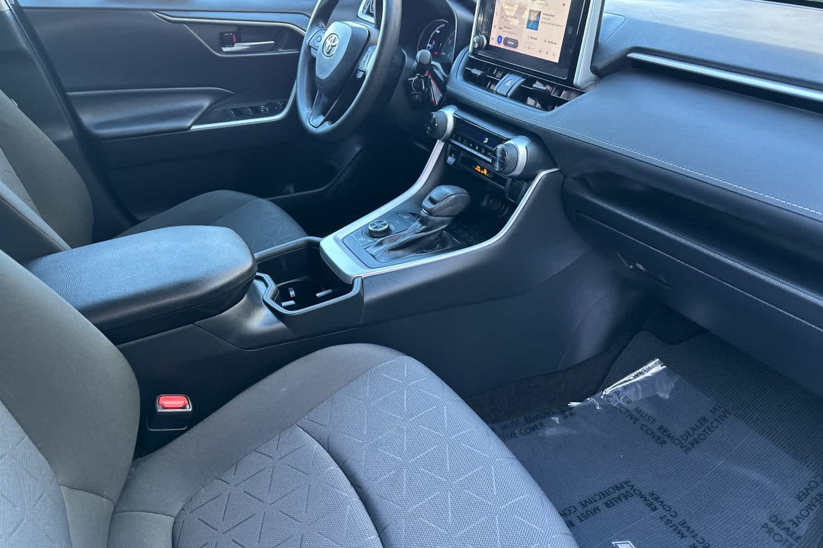 Thumbnail: 2023 Toyota RAV4 - 17