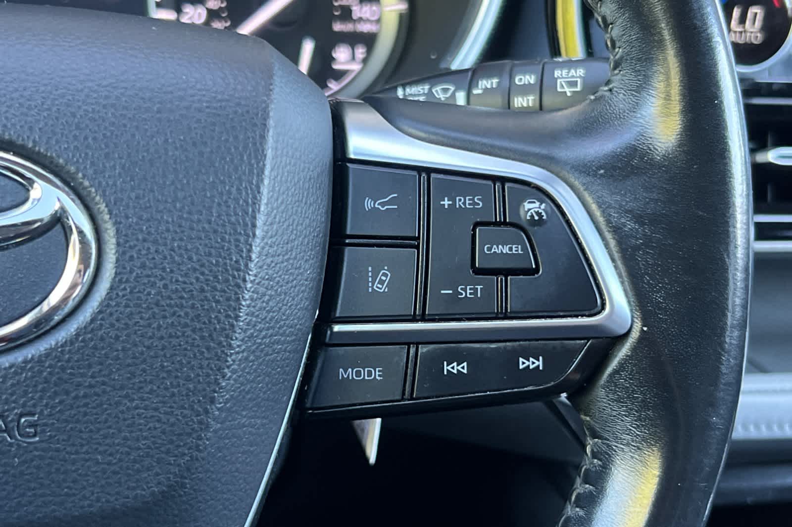 Thumbnail: 2021 Toyota Highlander - 28
