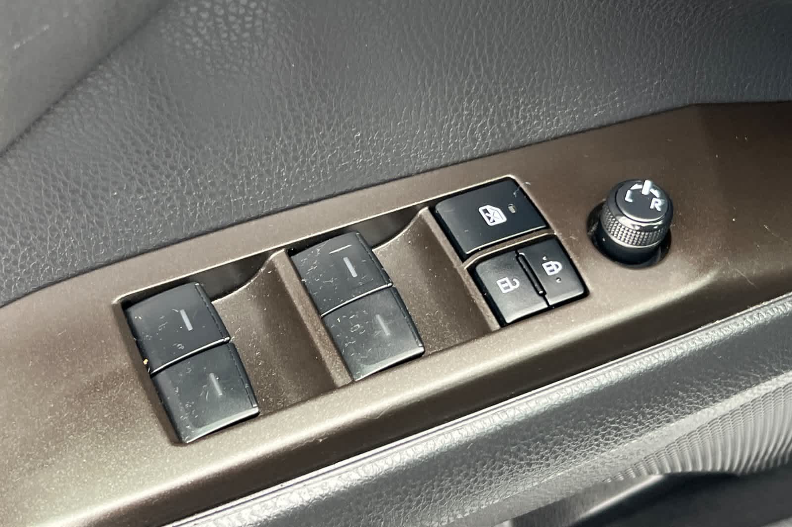 Thumbnail: 2022 Toyota Camry - 13