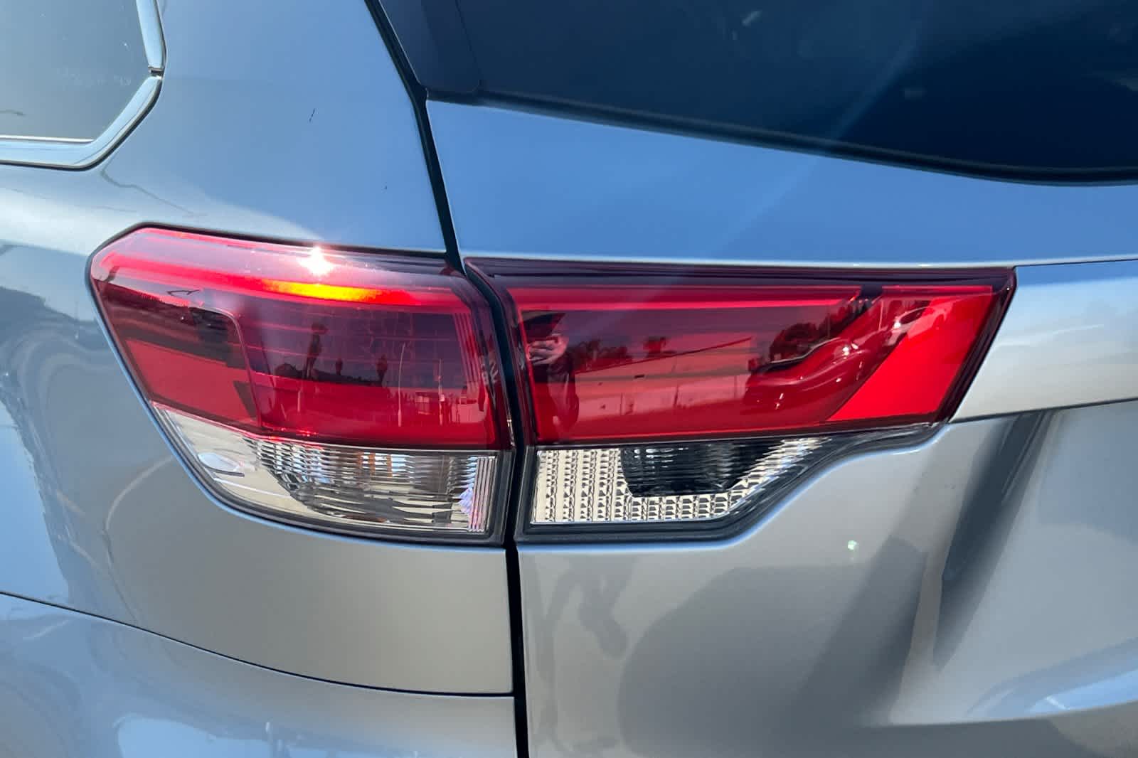 Thumbnail: 2018 Toyota Highlander - 15