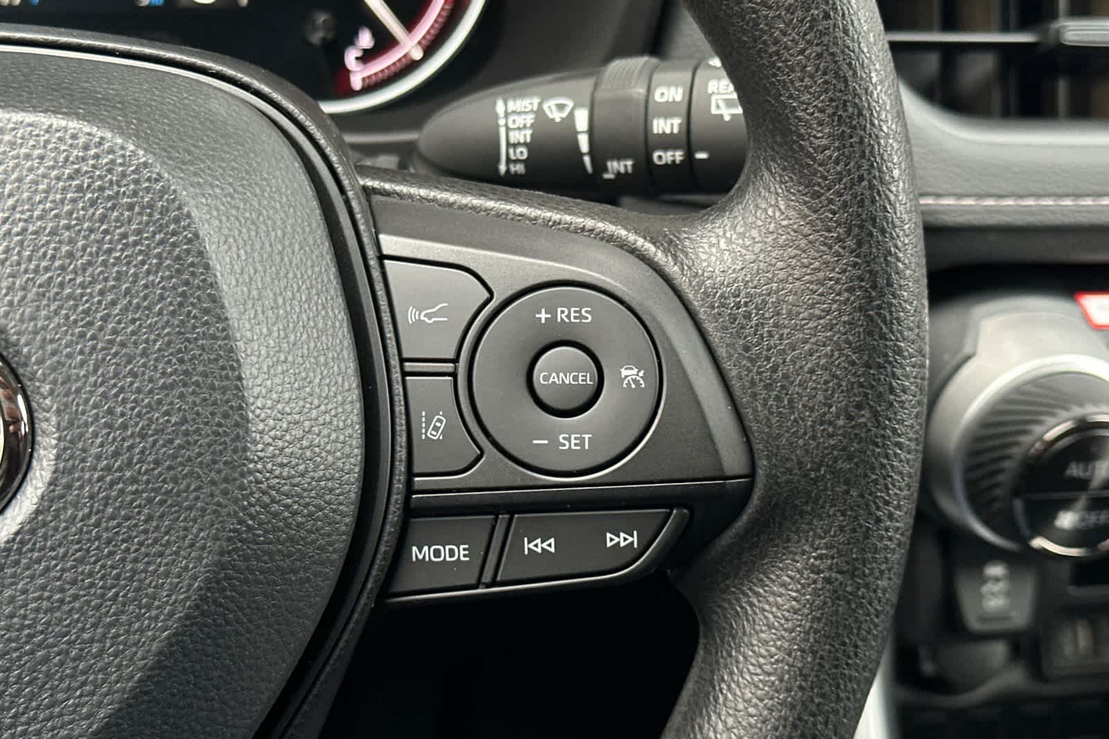 Thumbnail: 2025 Toyota RAV4 - 27