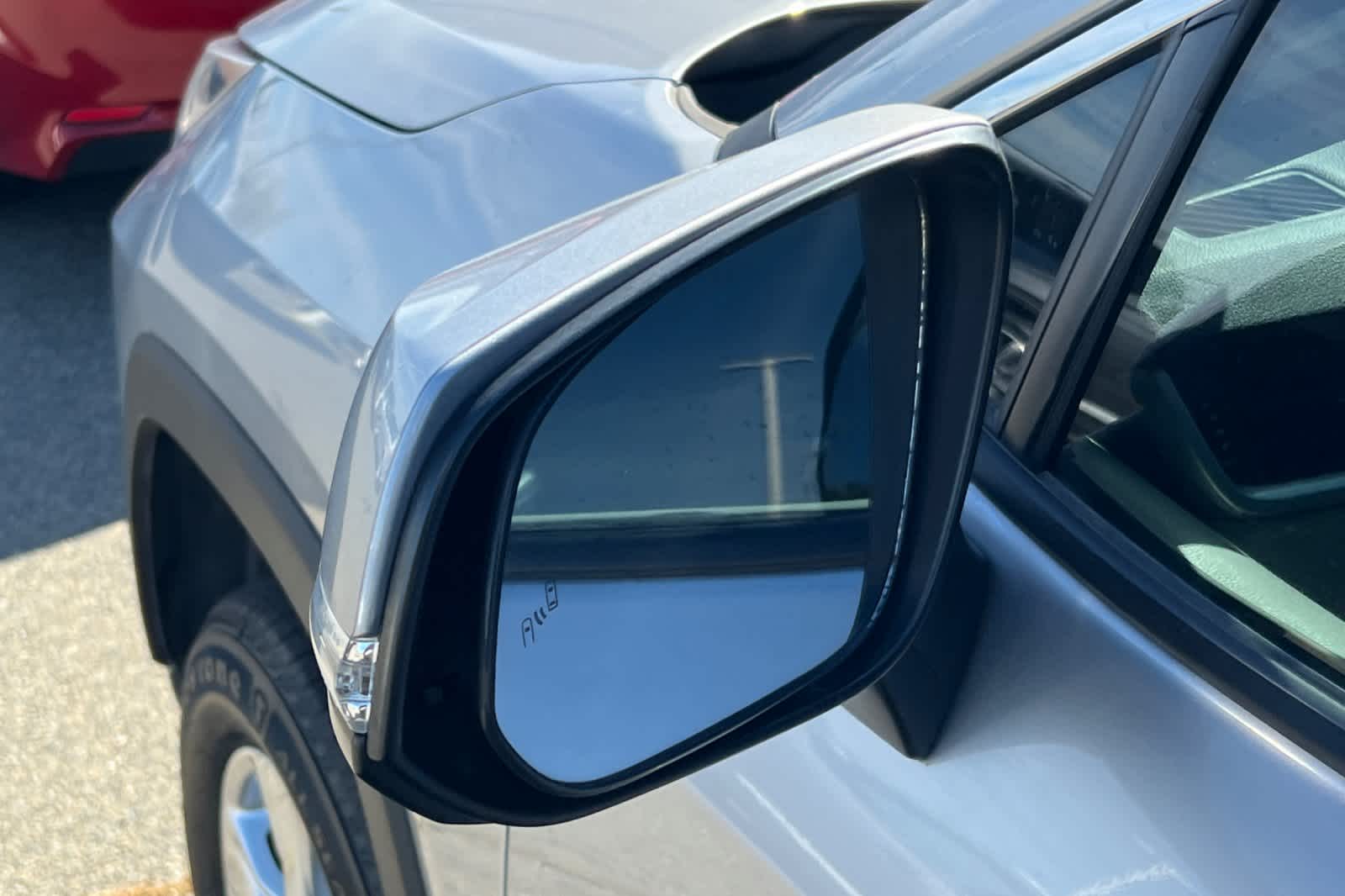 Thumbnail: 2021 Toyota RAV4 - 8