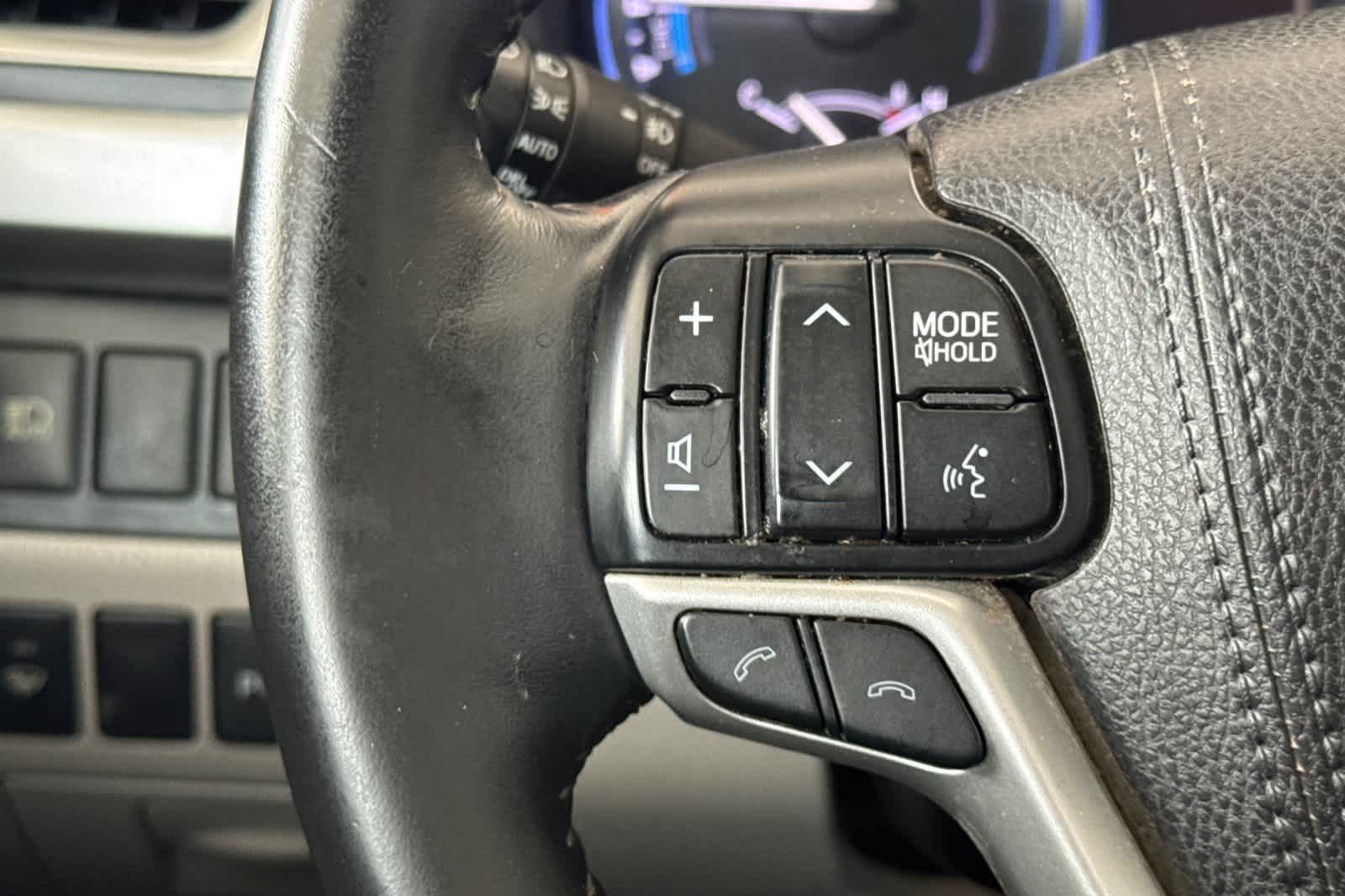 Thumbnail: 2018 Toyota Highlander - 27