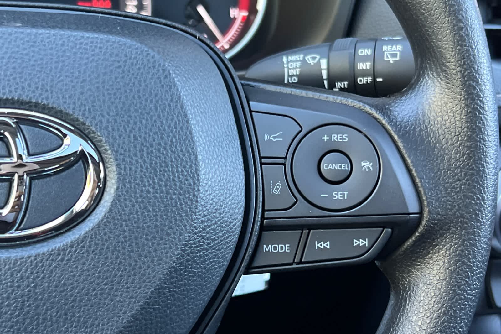 Thumbnail: 2025 Toyota RAV4 - 26