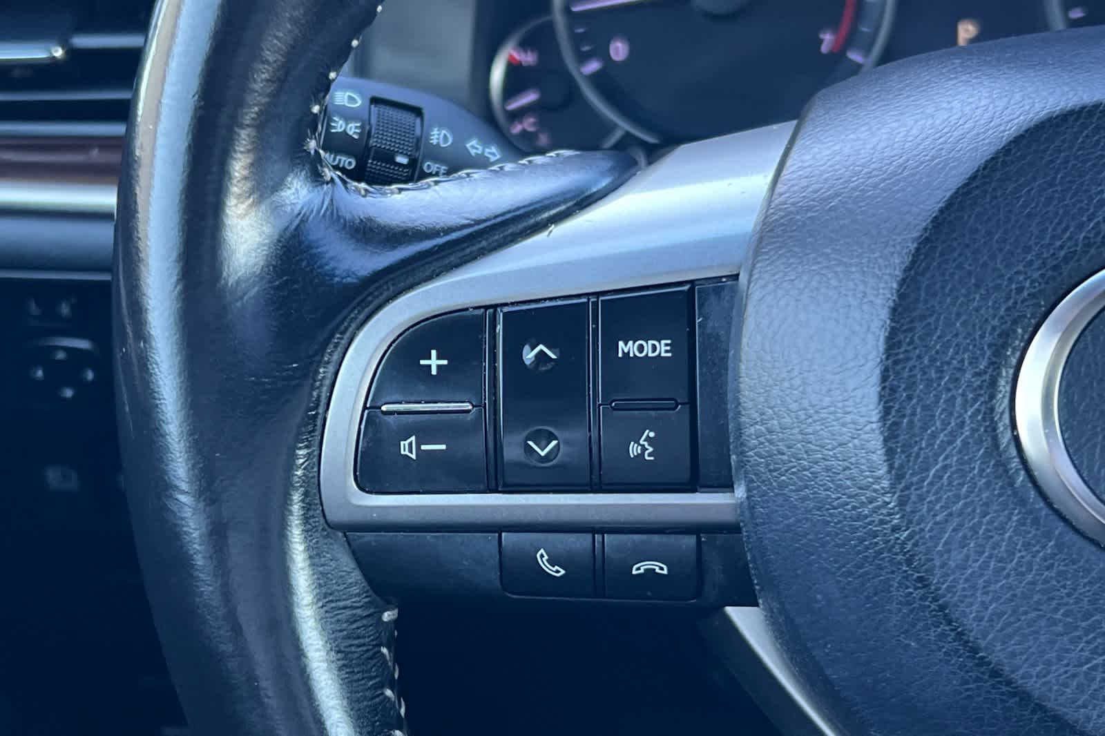 Thumbnail: 2016 Lexus ES - 26