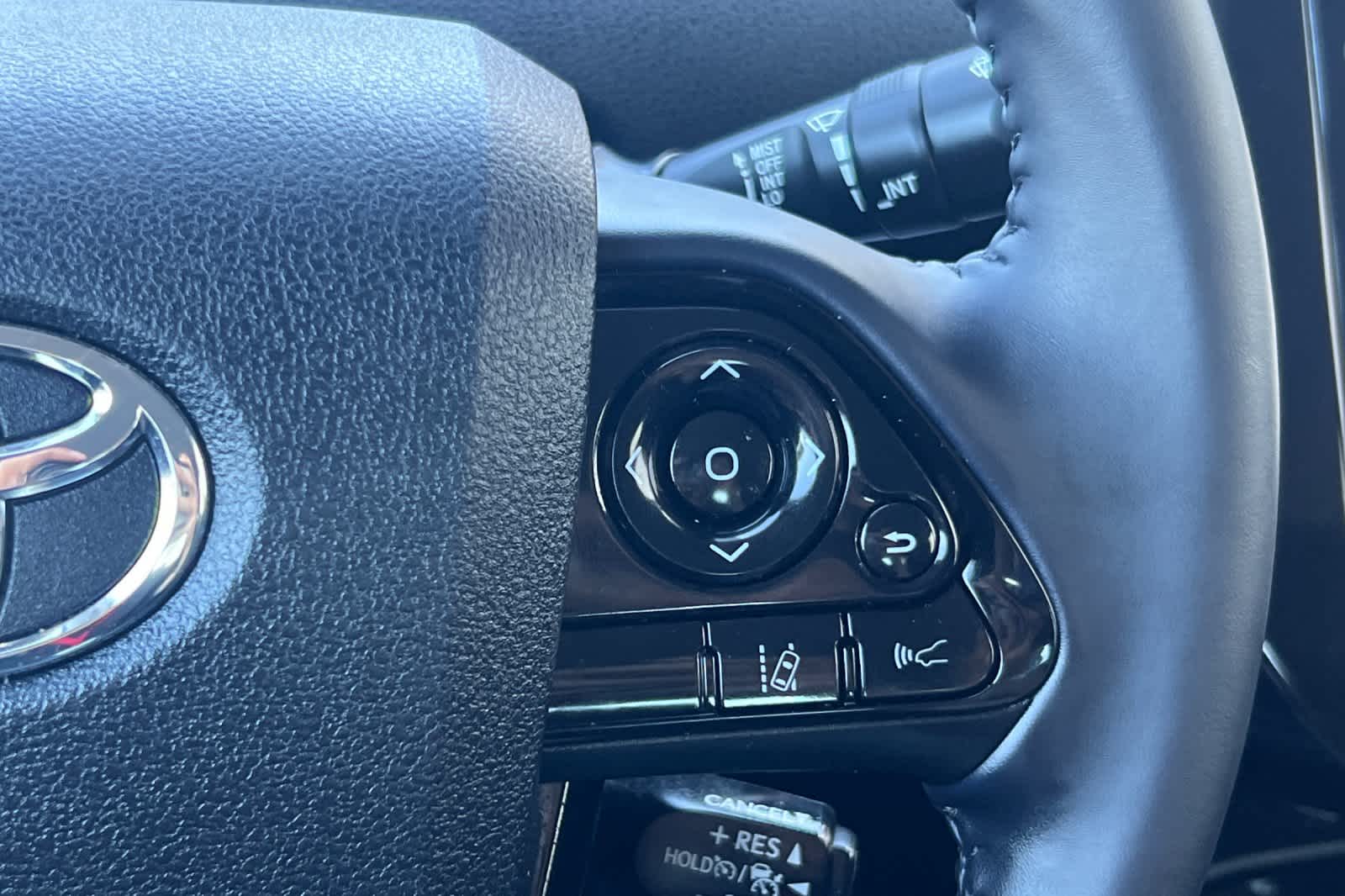 Thumbnail: 2022 Toyota Prius Prime - 26